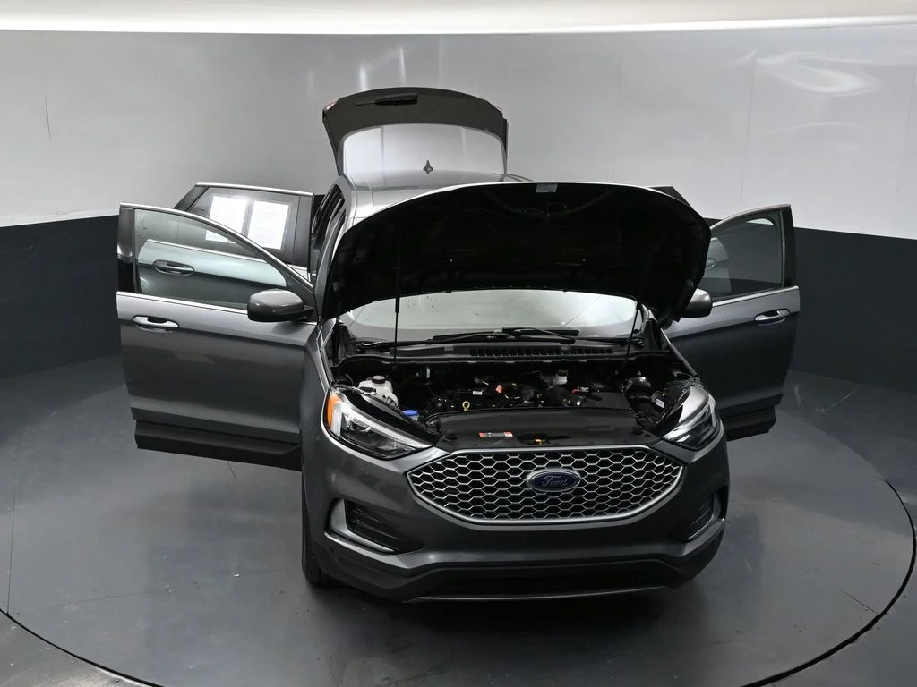 Used 2023 Gray Ford SEL image 40