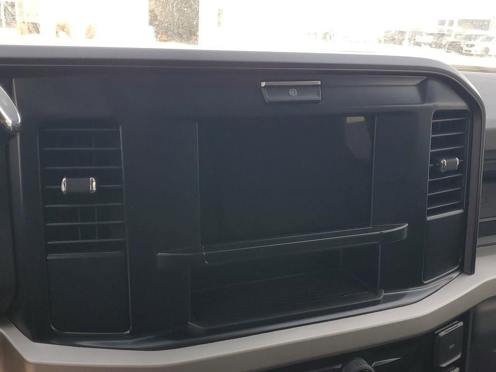 New 2025 Oxford White Ford F-550® XL image 15