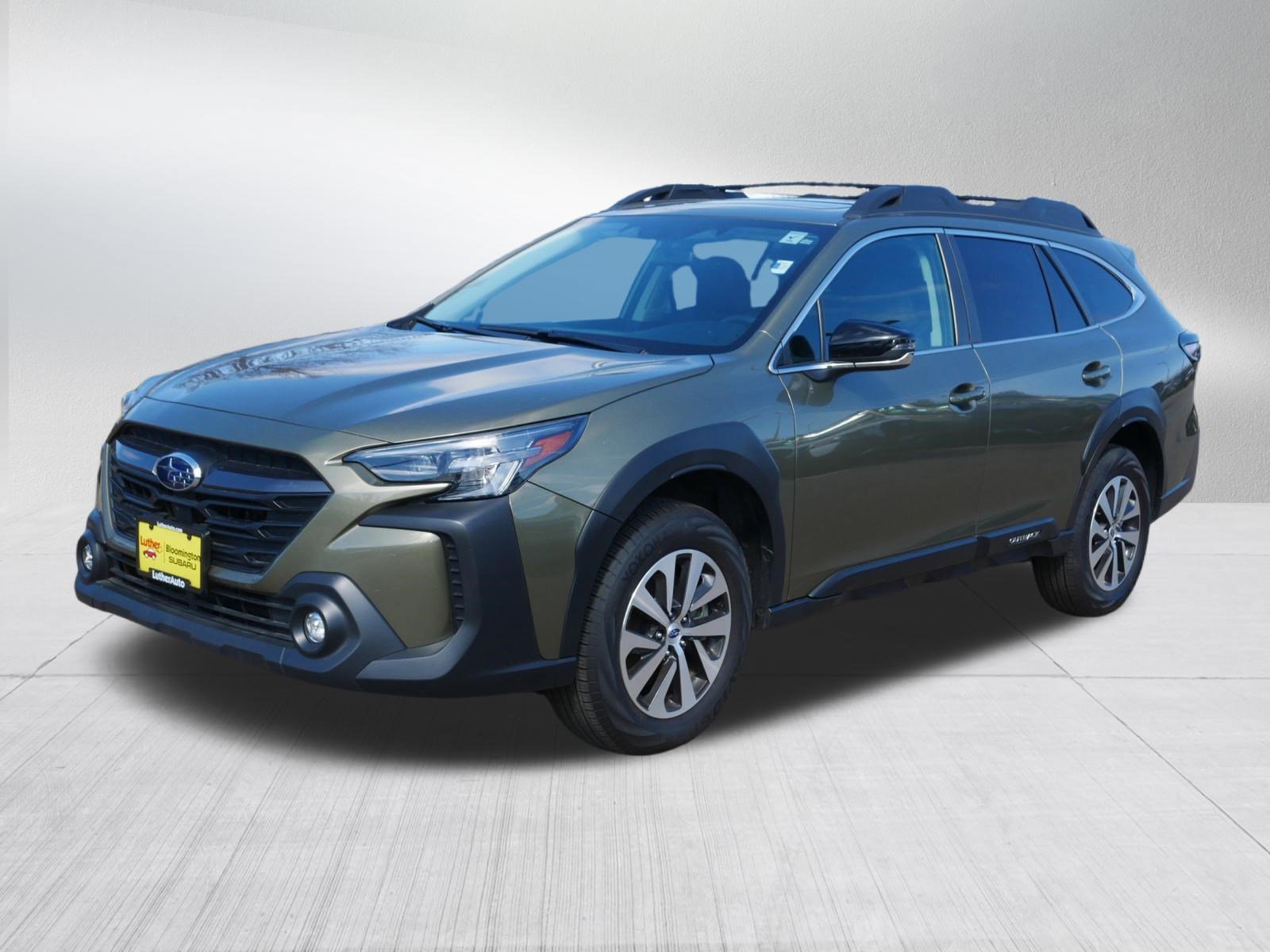 Used 2025 Autumn Green Metallic Subaru Premium image 3