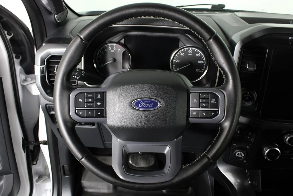 Used 2023 Oxford White Ford XLT image 21