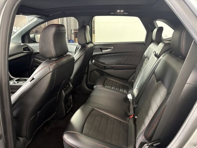 Used 2024 Silver Ford ST Line image 28