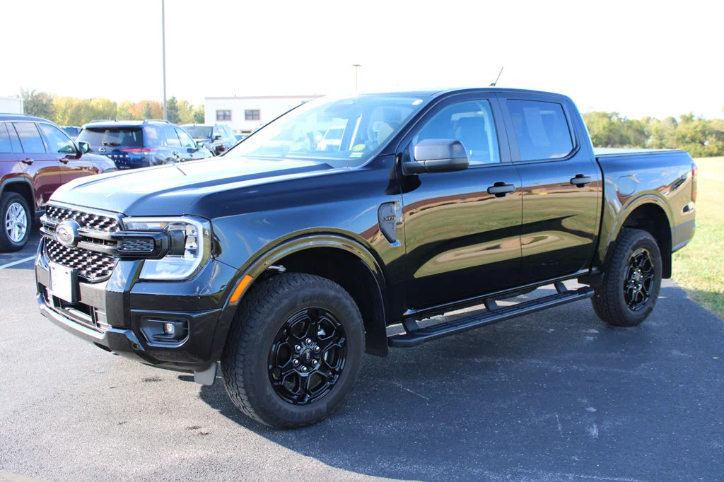 Used 2026 Shadow Black Ford XLT image 3
