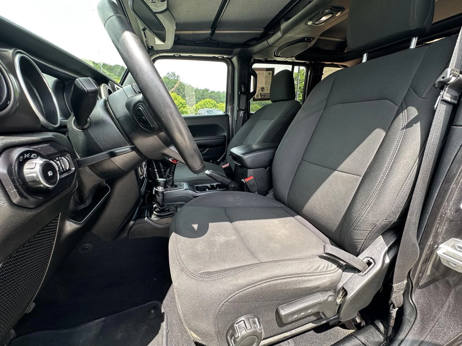 Used 2018 Granite Crystal Clearcoat Metallic Jeep Sport S image 9