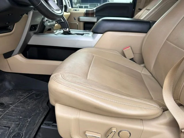 Used 2017  Ford Lariat image 14