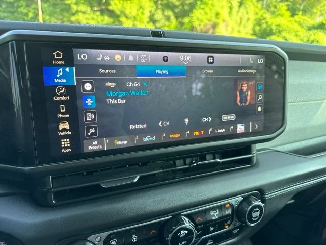 Used 2024  Jeep Sahara image 20