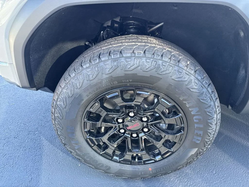 New 2026 Sterling Metallic GMC Elevation image 16