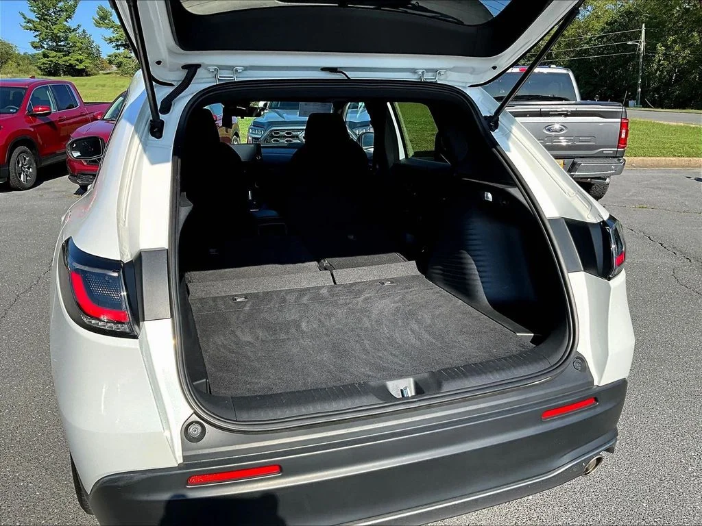 Used 2025 Platinum White Pearl Honda Sport image 8