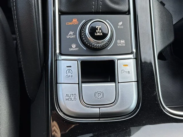 Used 2023 Black Kia EX X-Line image 31