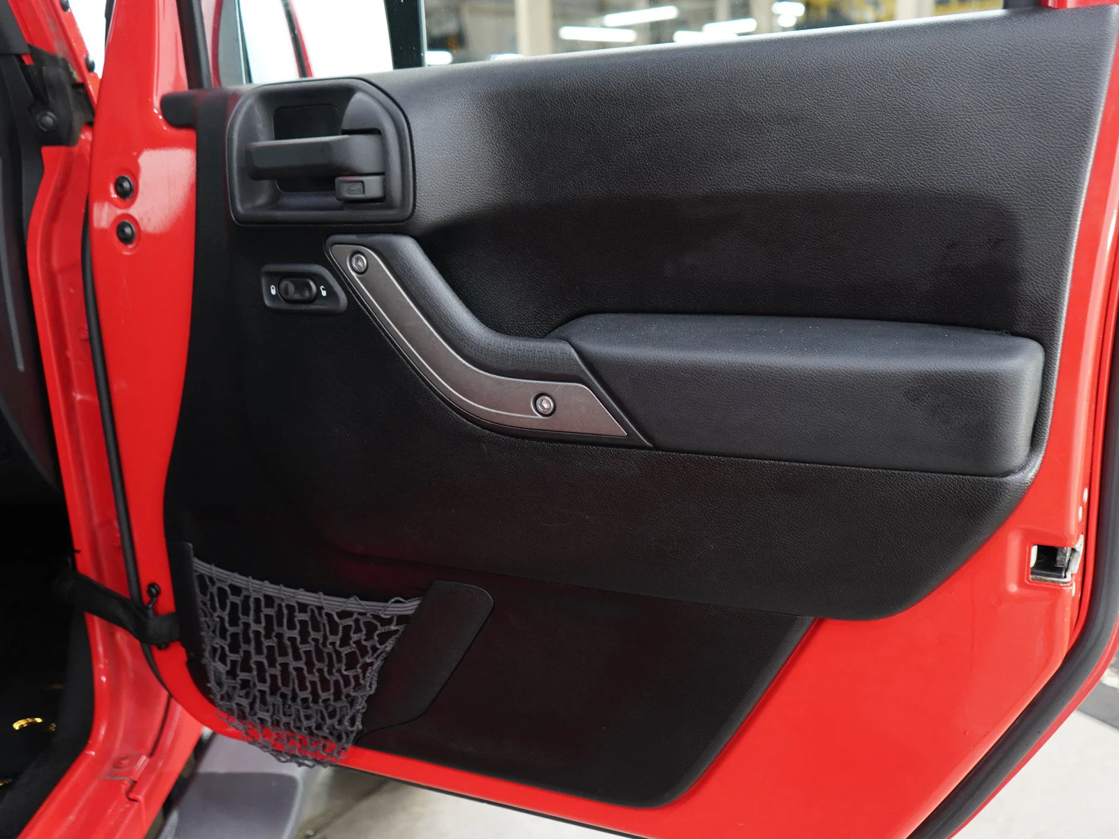 Used 2013 Rock Lobster Clearcoat Jeep Sport image 9