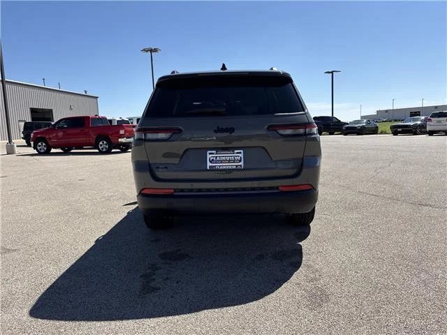 New 2027 Sting-Gray Clearcoat Jeep LAREDO 4X4 image 7