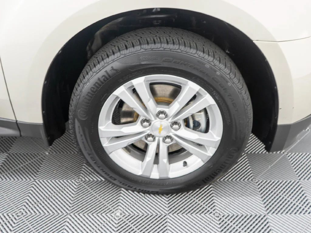Used 2014 Gold Chevrolet LS image 29