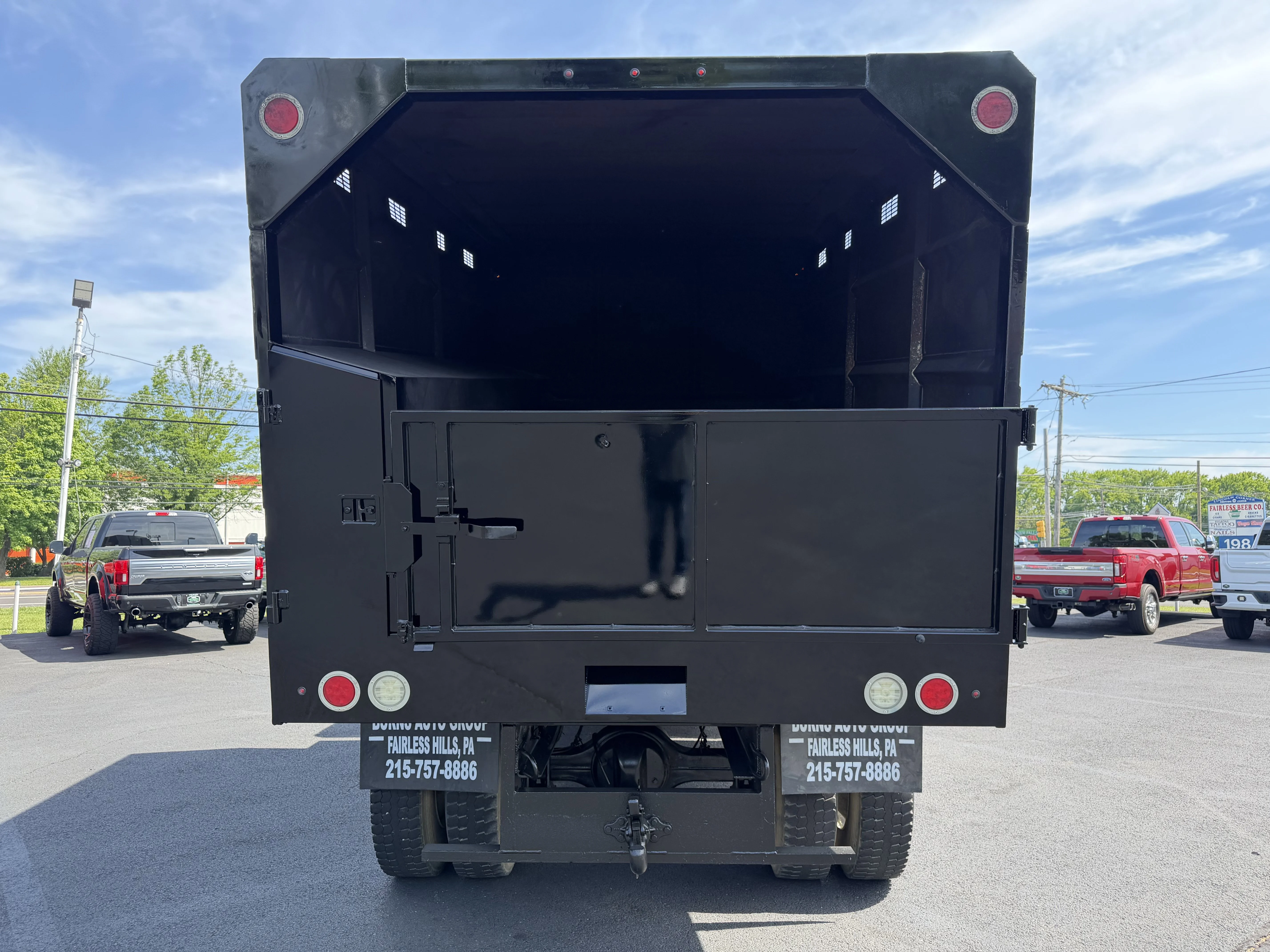 Used 2017 White FREIGHTLINER  image 5