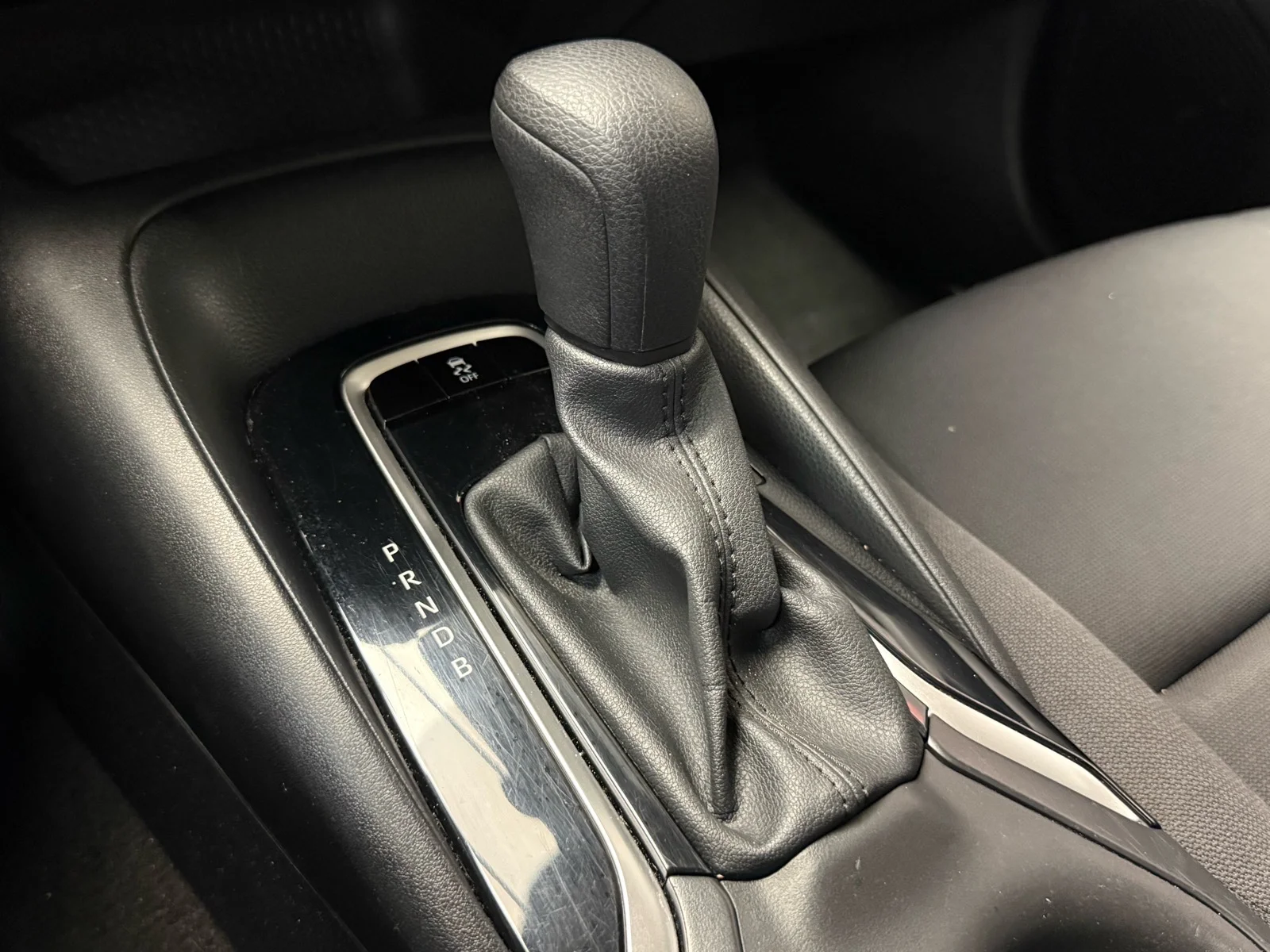 Used 2024 Midnight Black Metallic (218) Toyota LE image 18
