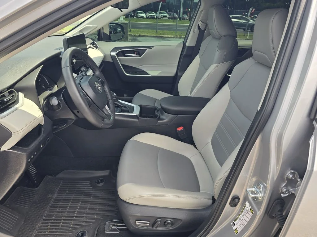 Used 2024 Silver Sky Metallic Toyota XLE Premium image 12