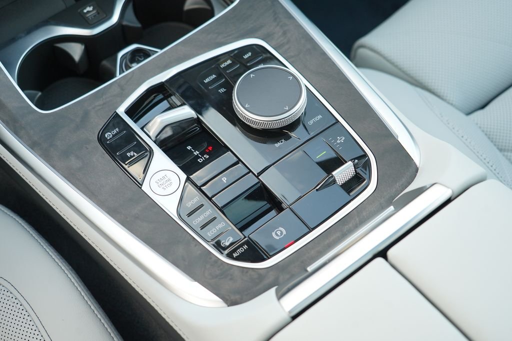 New 2027 Black Sapphire Metallic BMW xDrive40i image 29