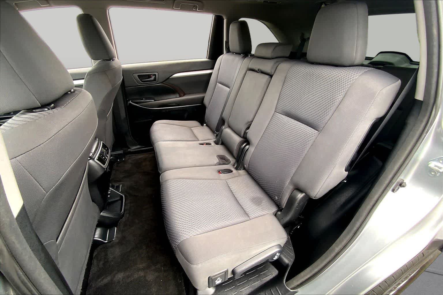 Used 2016 Silver Sky Metallic Toyota LE image 20