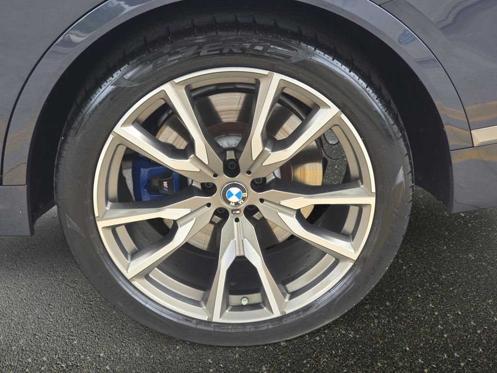 Used 2022 Arctic Grey Metallic BMW M50i image 30