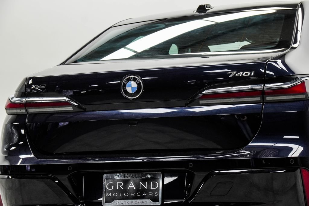 Used 2025 Black BMW 740i xDrive image 13