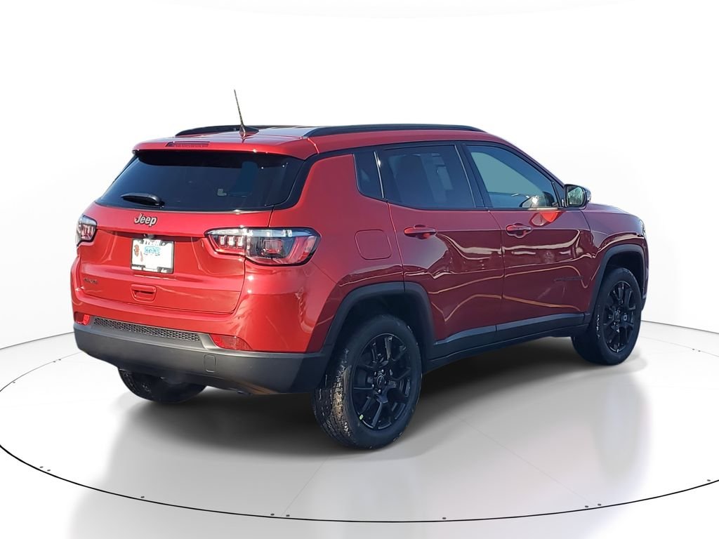 New 2026 Red Hot Pearlcoat Jeep Latitude image 4