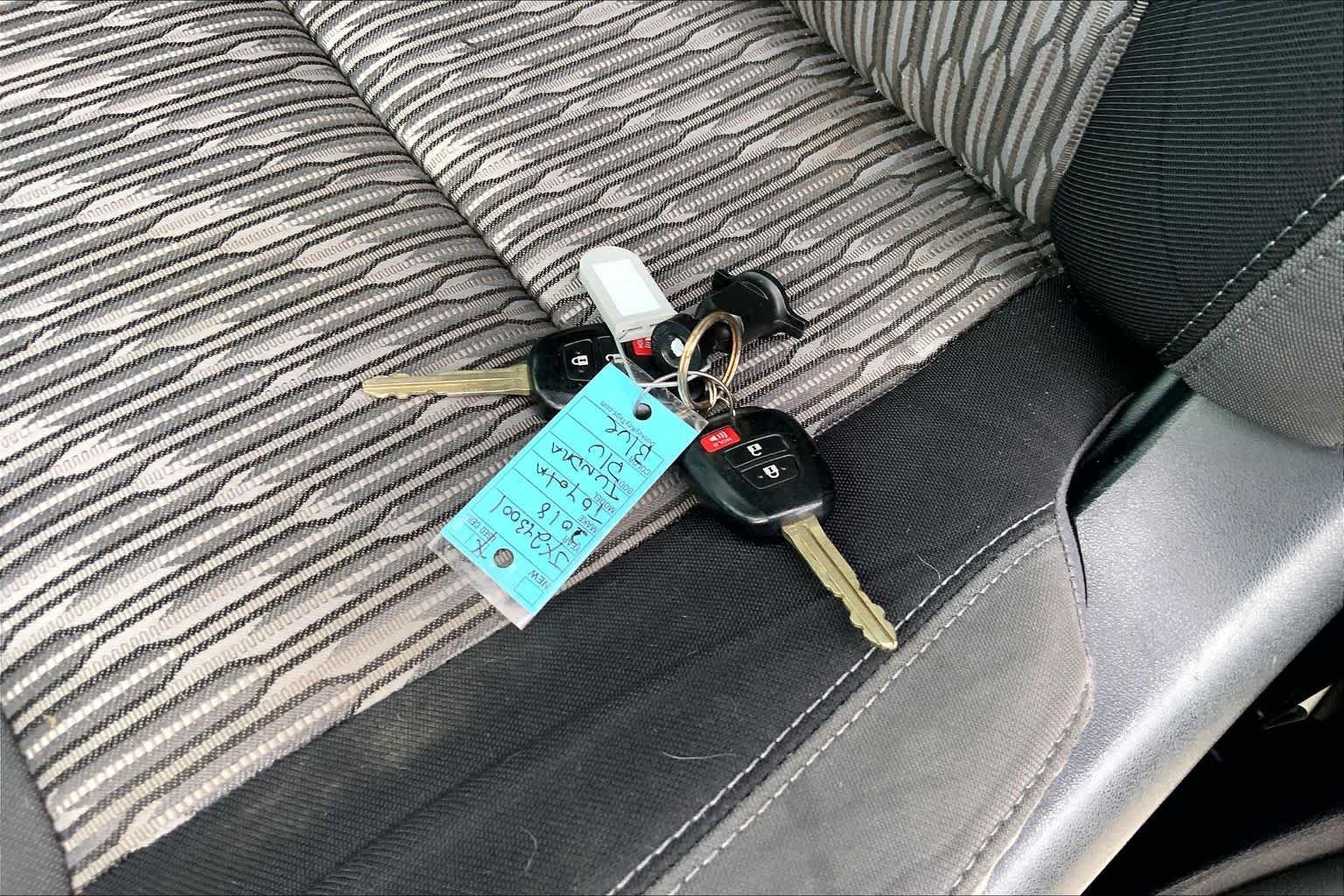 Used 2018 Blazing Blue Pearl Toyota SR5 image 13