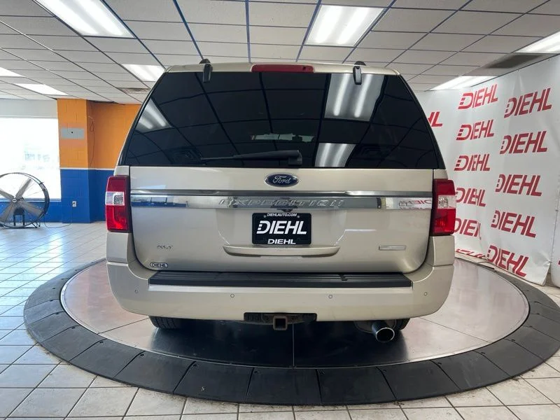 Used 2017 Gold Ford XLT image 4