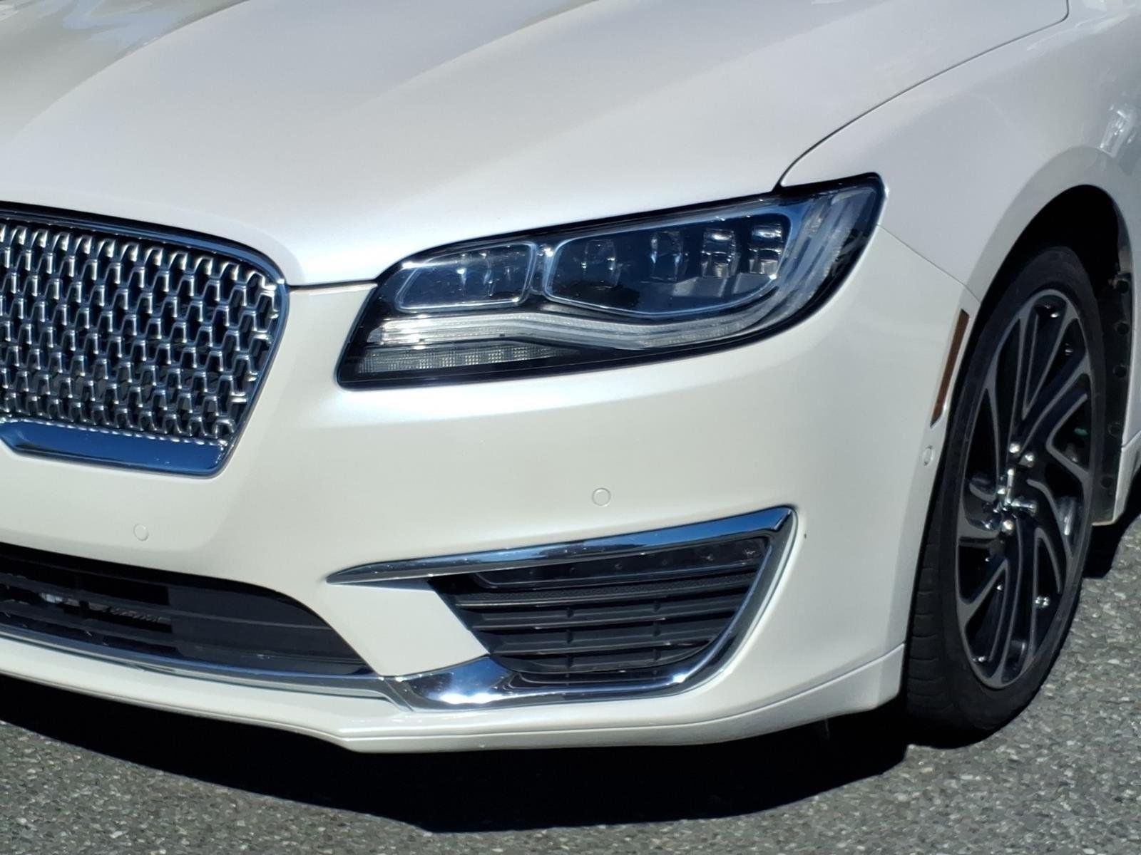 Used 2020 White Platinum Metallic Tri-Coat Lincoln Reserve image 15