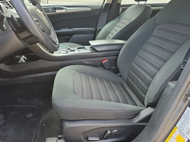 Used 2019 Magnetic Ford SE image 17