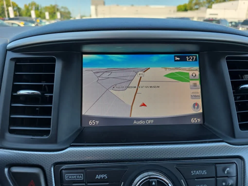 Used 2019 Magnetic Black Pearl Nissan SL image 17