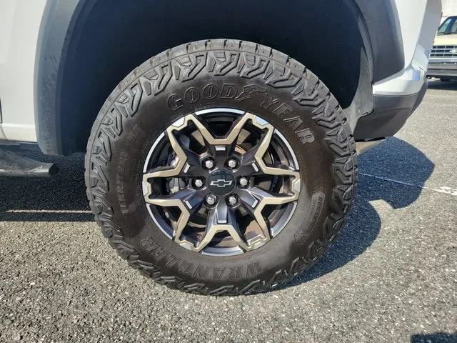 2024 Chevrolet Colorado ZR2 - Photo 7