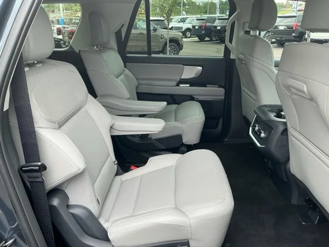 New 2026 Stone Blue Metallic Ford MAX Active image 32