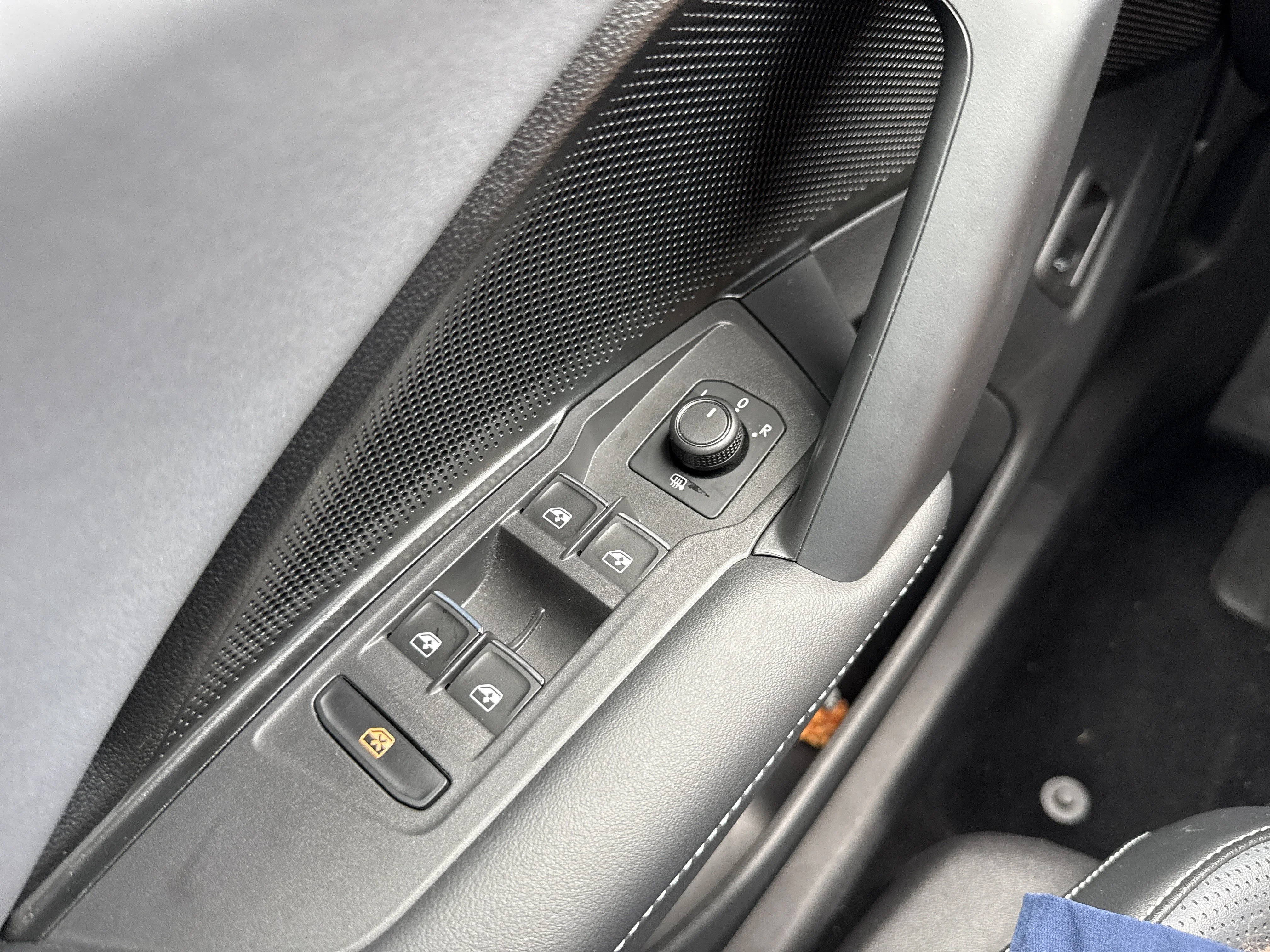 Used 2026 Platinum Gray Metallic Volkswagen SE image 11
