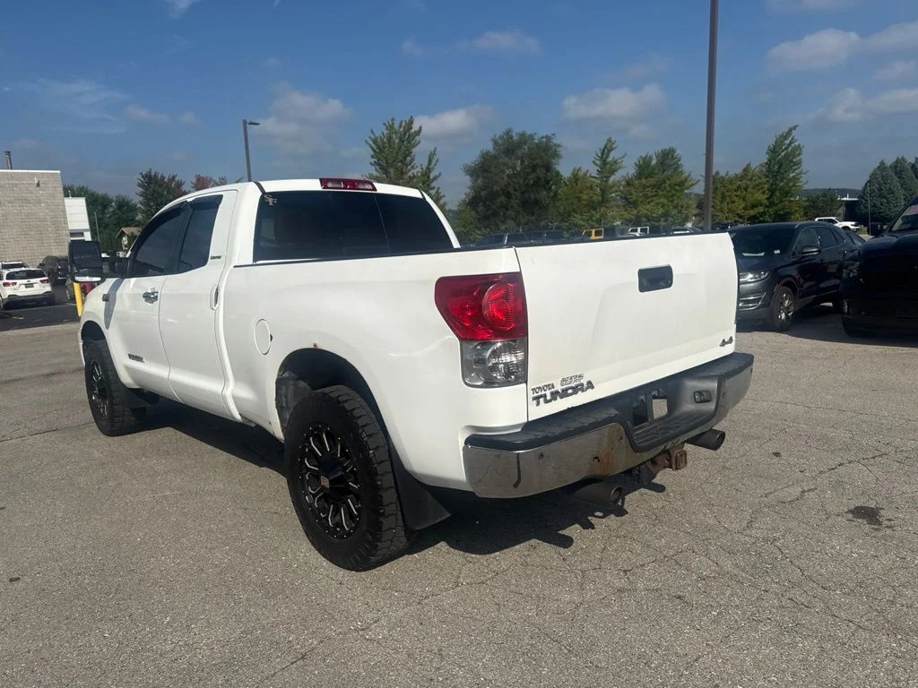 Used 2008  Toyota Limited image 19