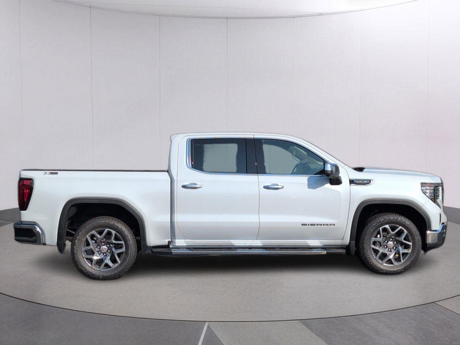 New 2026 Glacier White Tricoat GMC SLT image 7