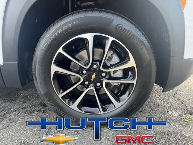 New 2026 Summit White Chevrolet LT image 9