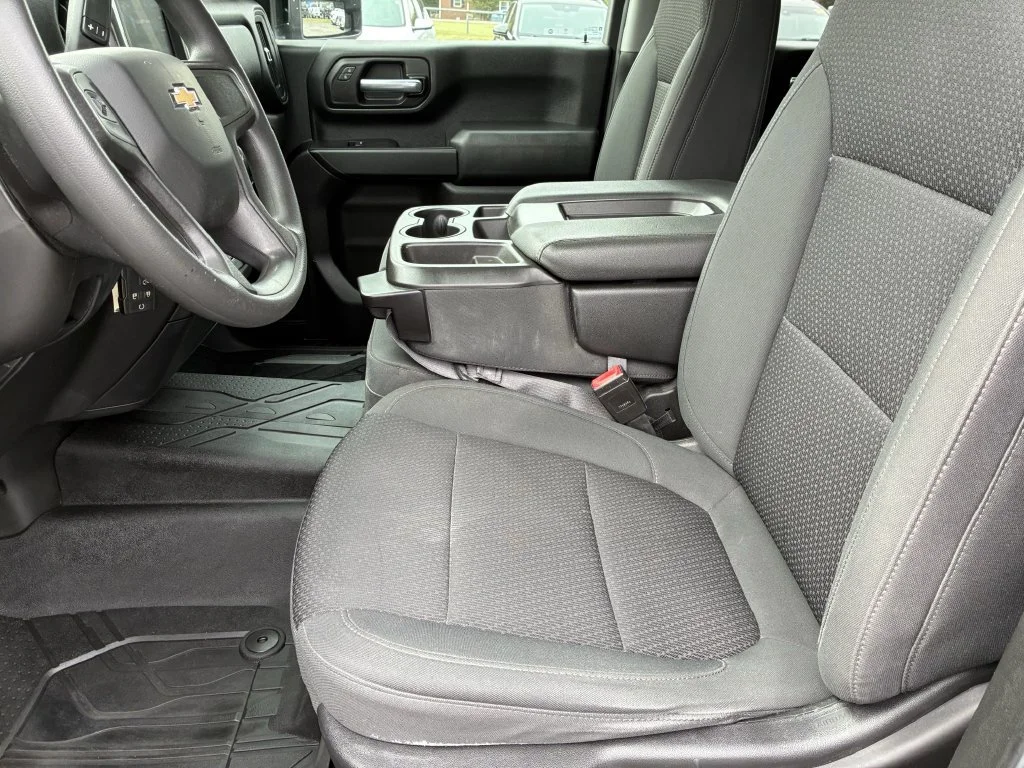 Used 2021 SILVER ICE METALLIC Chevrolet Custom image 17