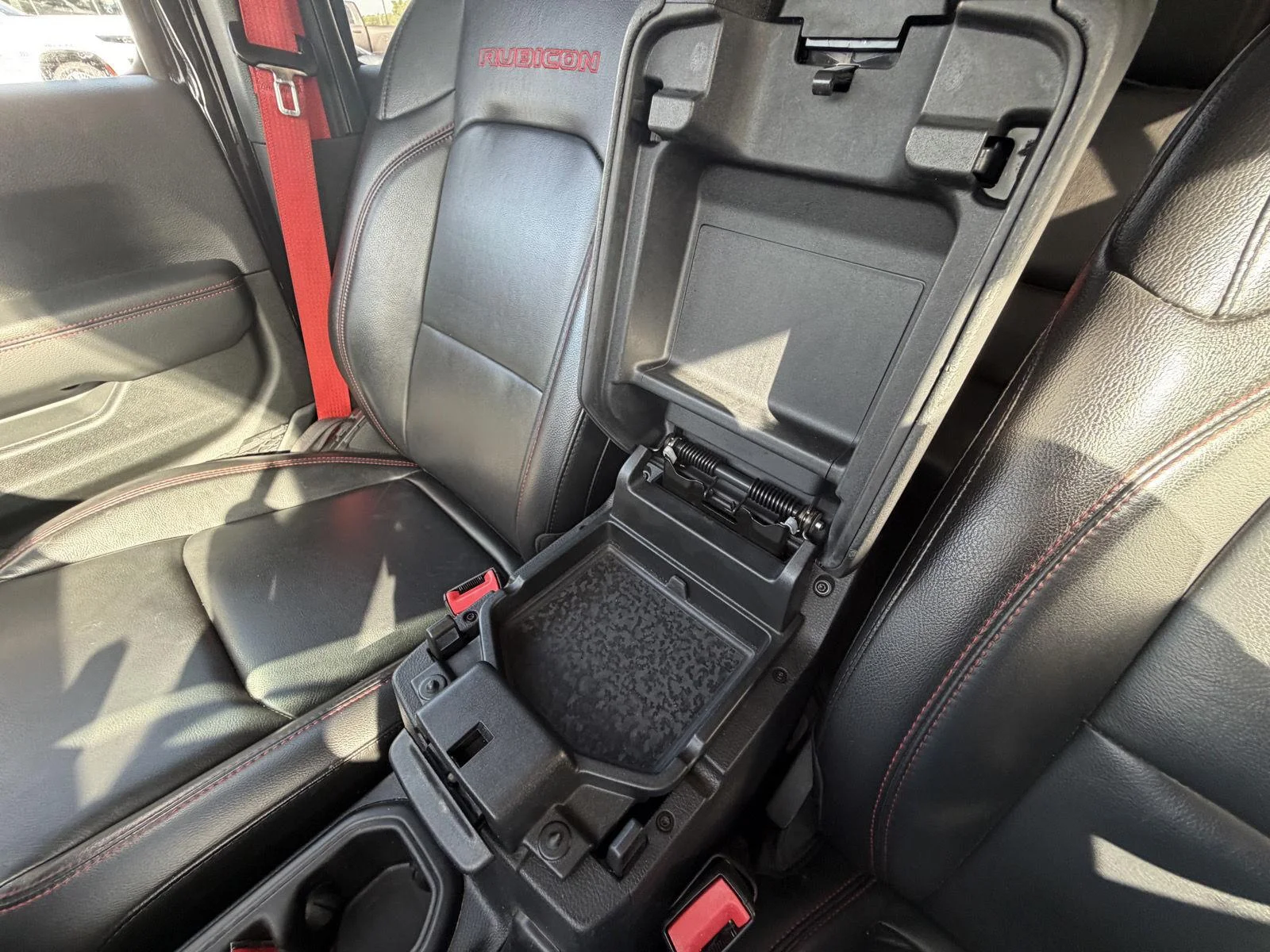 Used 2020 Black Clearcoat Jeep Recon image 12