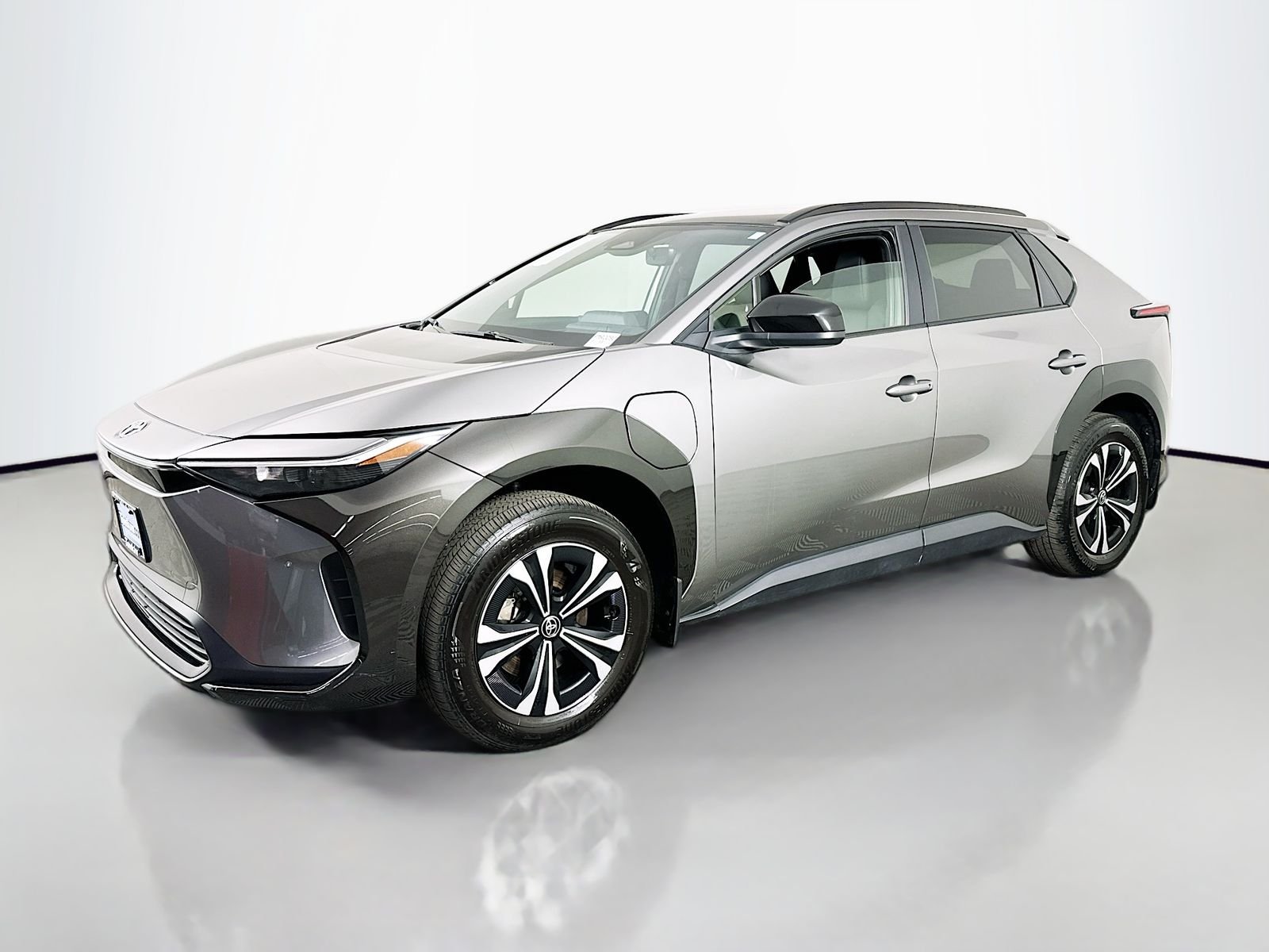 Used 2023 Heavy Metal Toyota XLE image 3