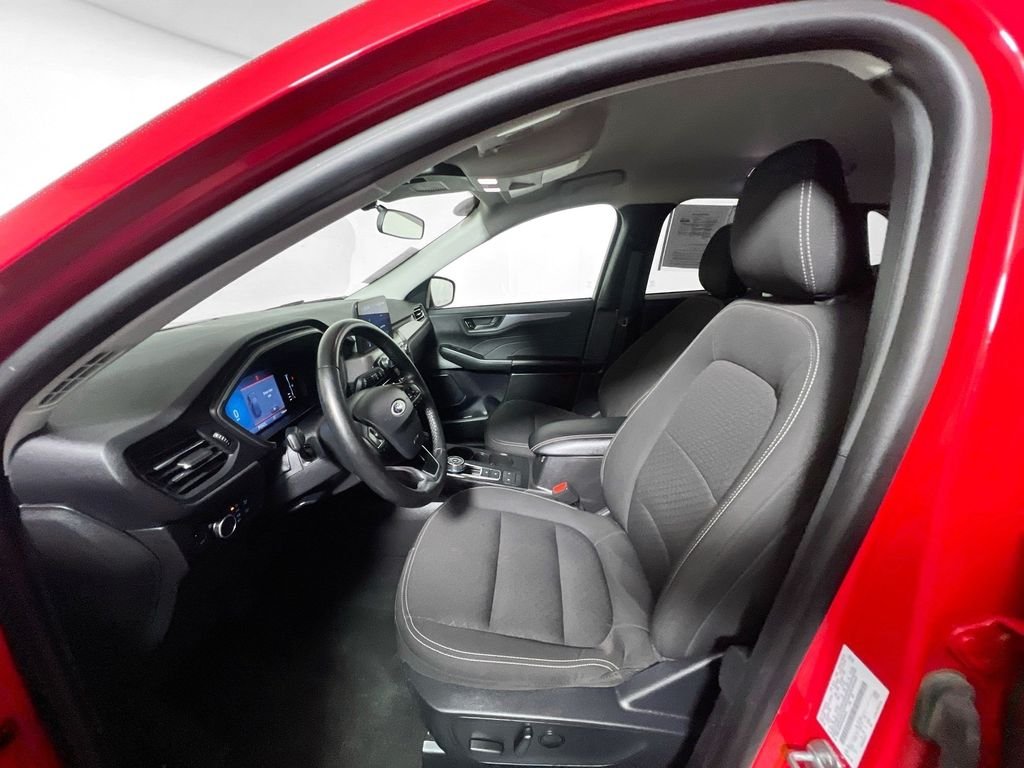 Used 2024 Red Ford Active image 4