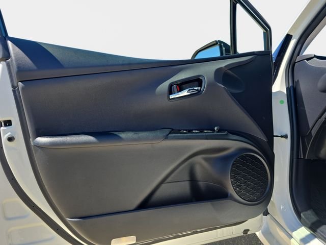Used 2016 White Toyota Three Touring image 29