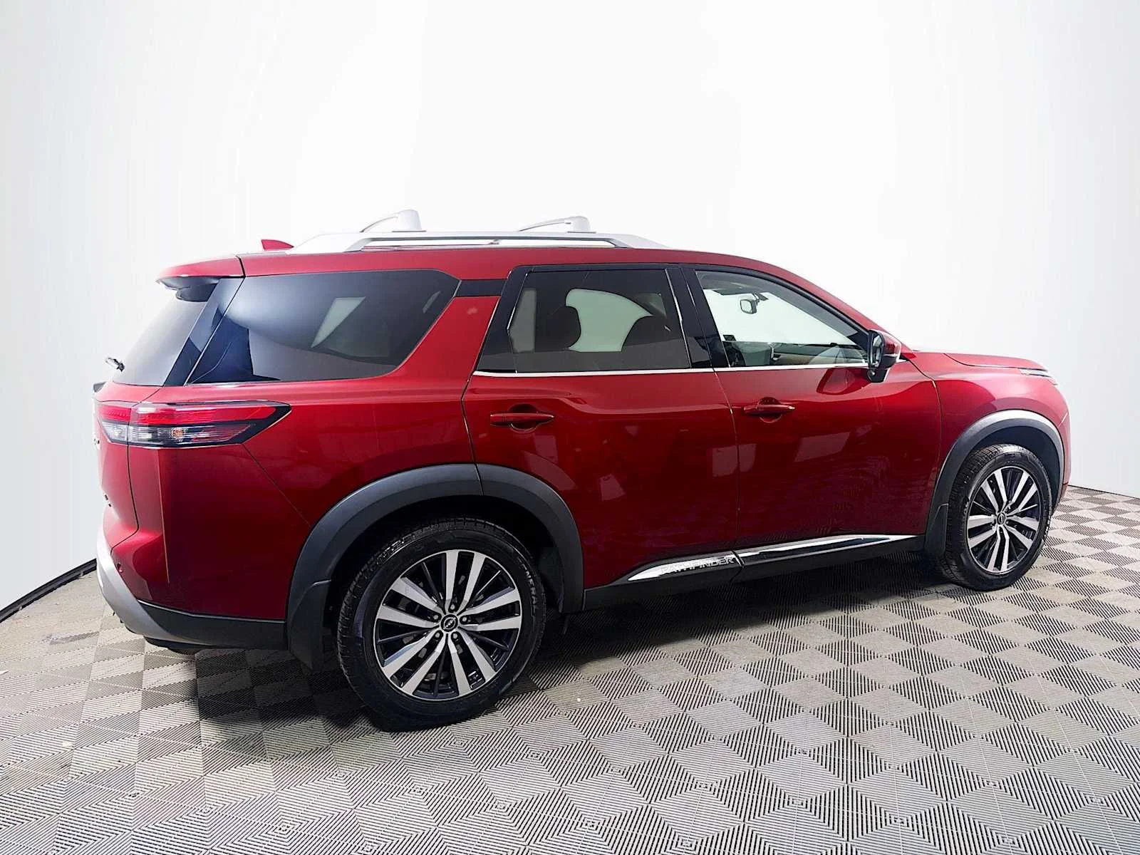 Certified Used 2022 Scarlet Ember Tintcoat Nissan Platinum image 4