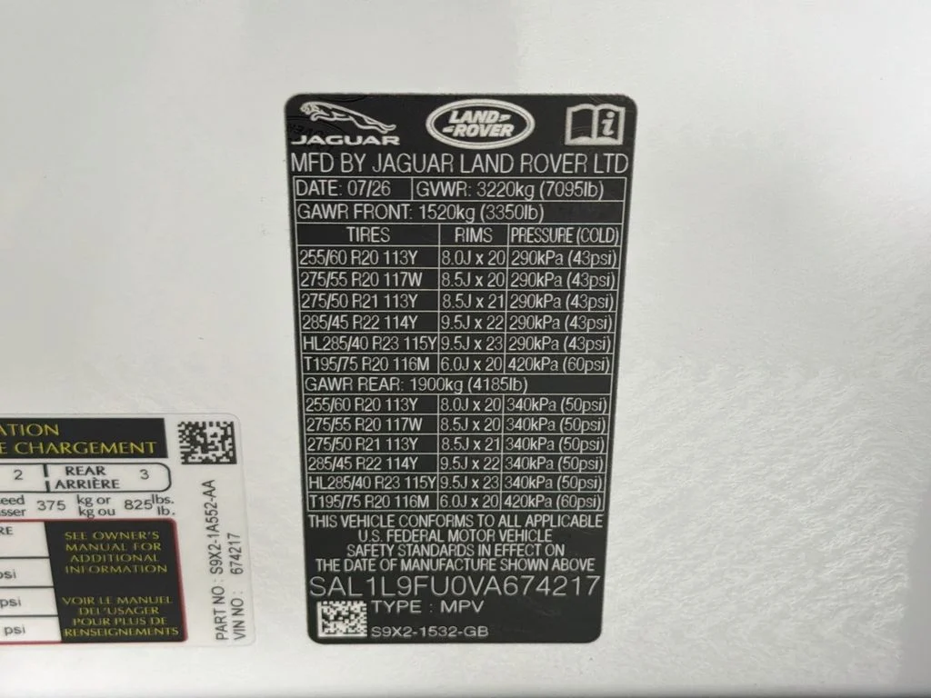 New 2027 Fuji White Land Rover Dynamic SE image 34