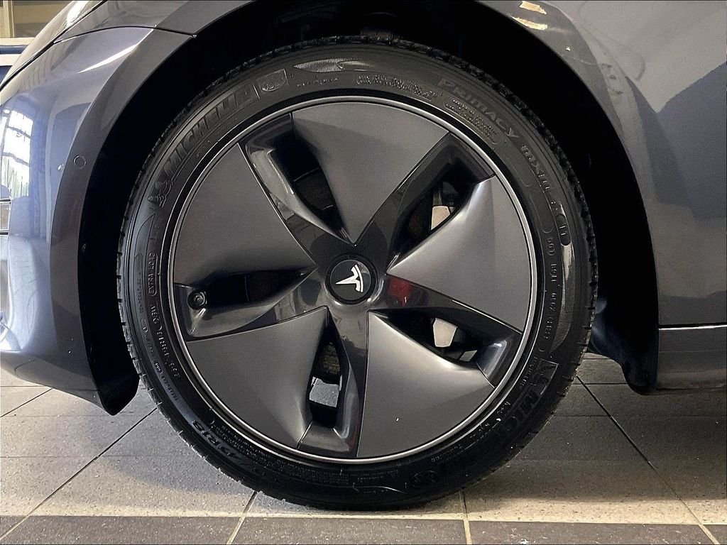 Used 2018 Gray Tesla Long Range image 7