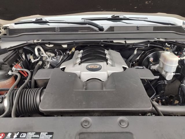Used 2019 White Cadillac Premium Luxury image 31