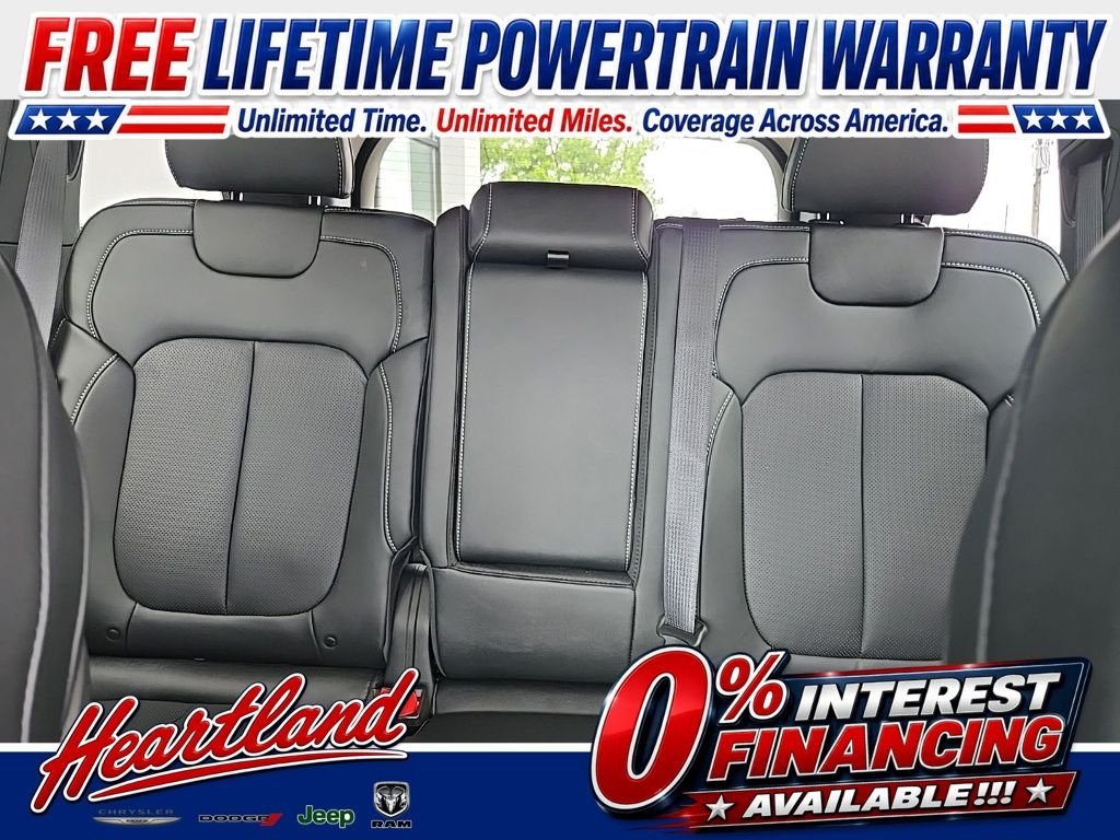 New 2026 Fathom Blue Pearl-Coat Exterior Paint Jeep Limited Reserve image 36
