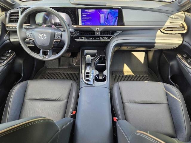 2025 Toyota Crown Signia Limited - Photo 16