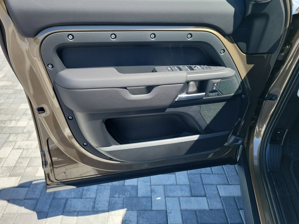 New 2026 Gondwana Stone Land Rover X-Dynamic SE image 22