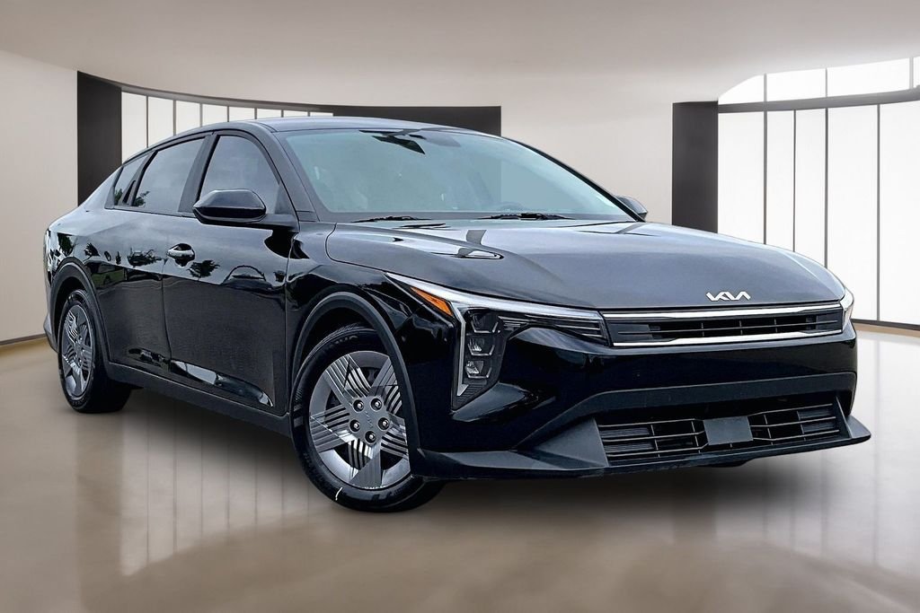 Used 2025 Black Kia LX image 11