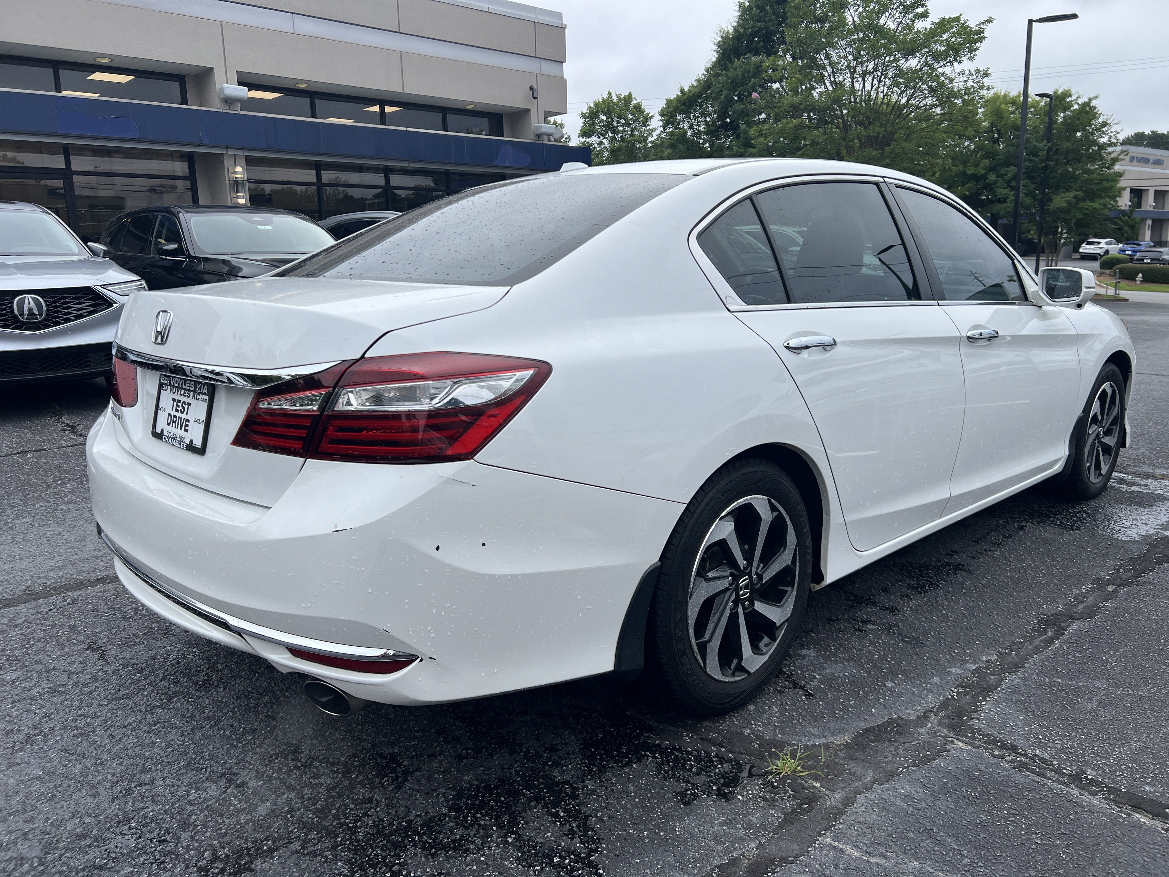 Used 2016 White Orchid Pearl Honda EX image 5