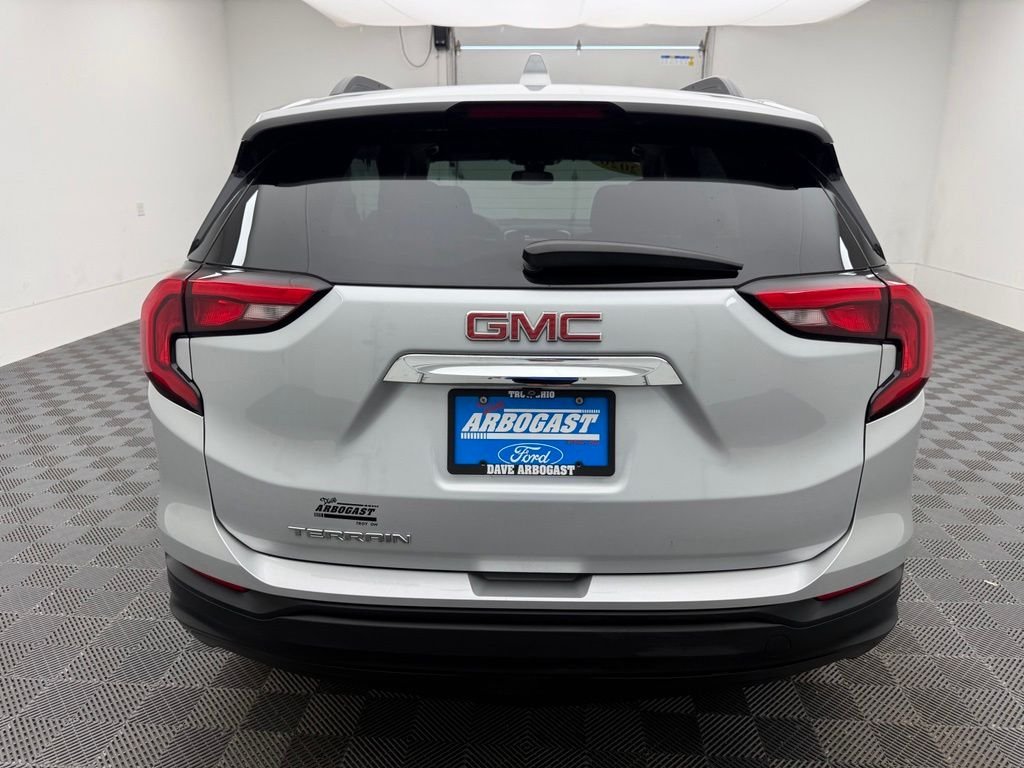 Used 2020 Silver GMC SLE image 9