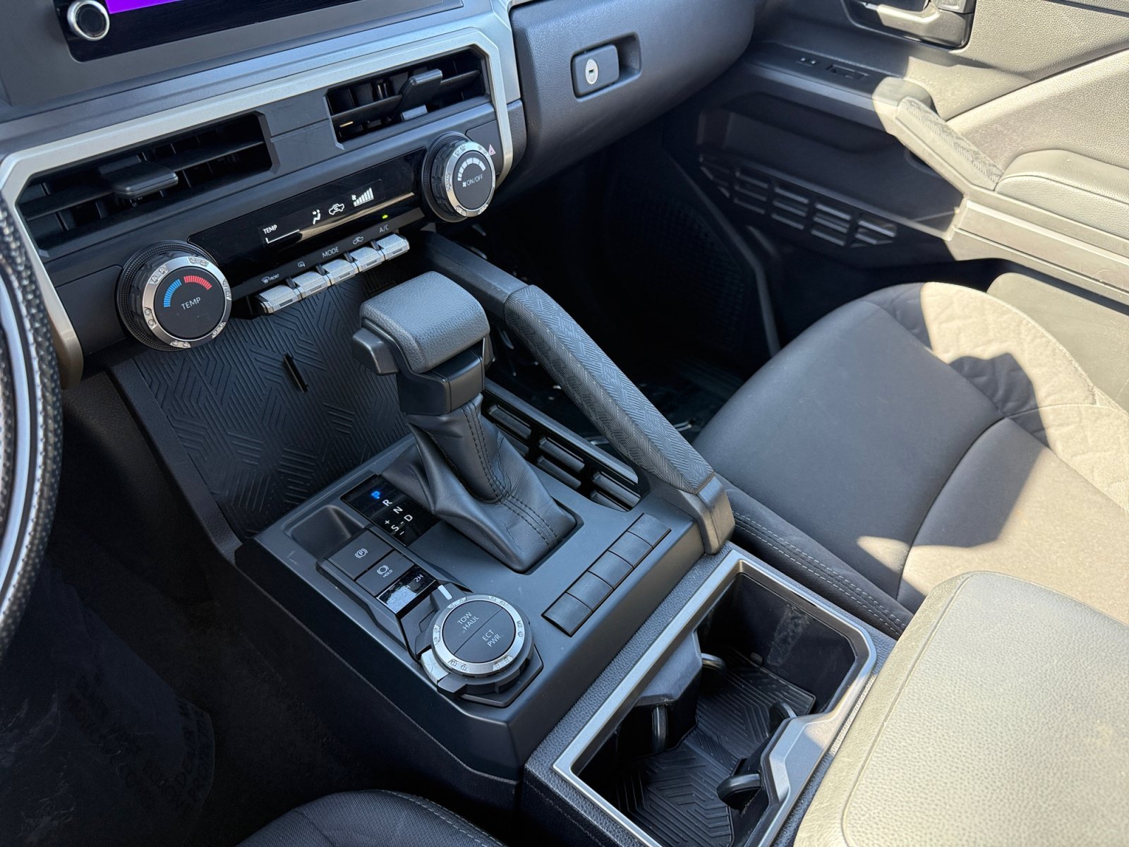 Used 2025 Ice Toyota SR5 image 13